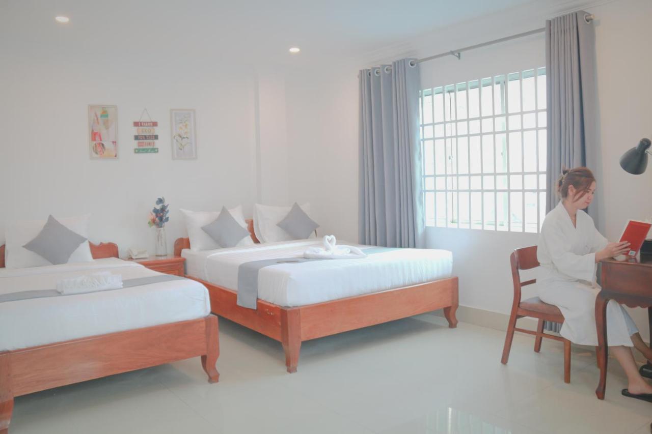 White Corner Hotel Phnom Penh Esterno foto