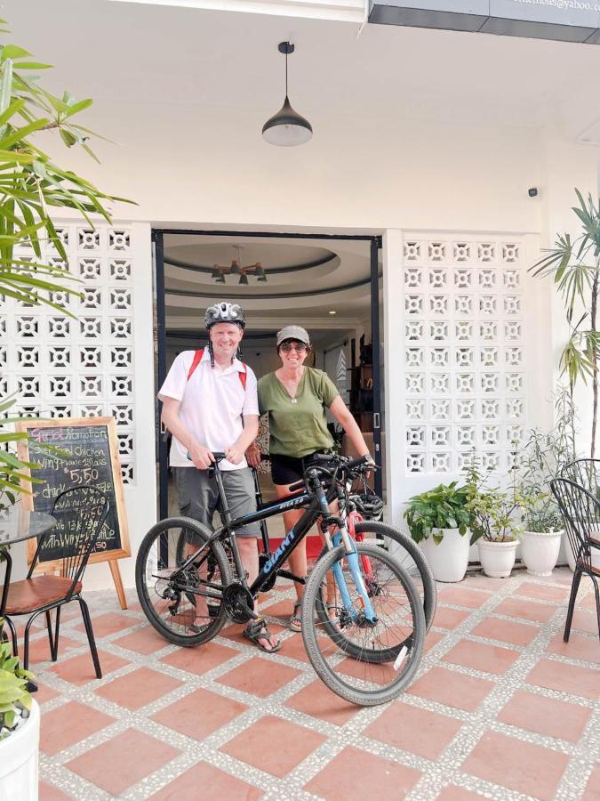 White Corner Hotel Phnom Penh Esterno foto