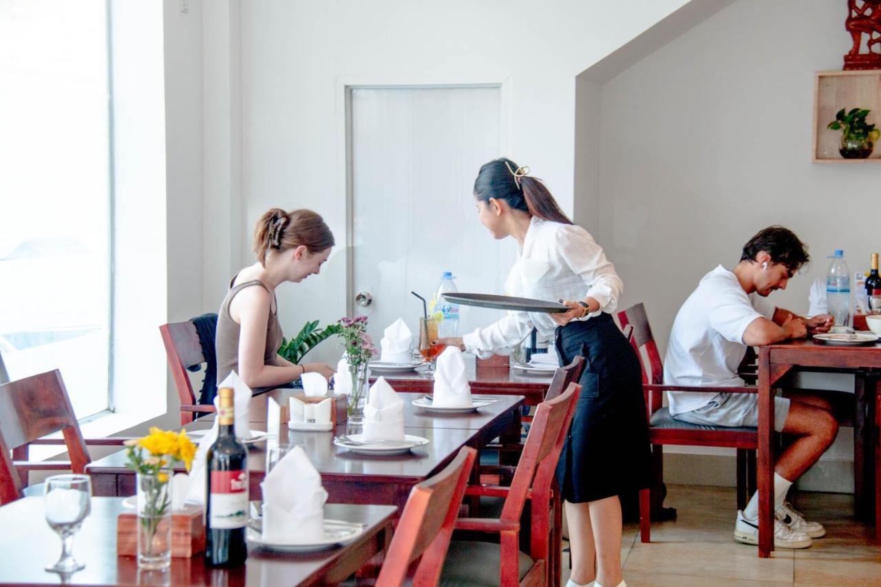 White Corner Hotel Phnom Penh Esterno foto