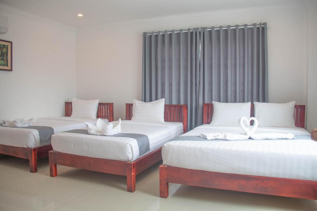 White Corner Hotel Phnom Penh Esterno foto