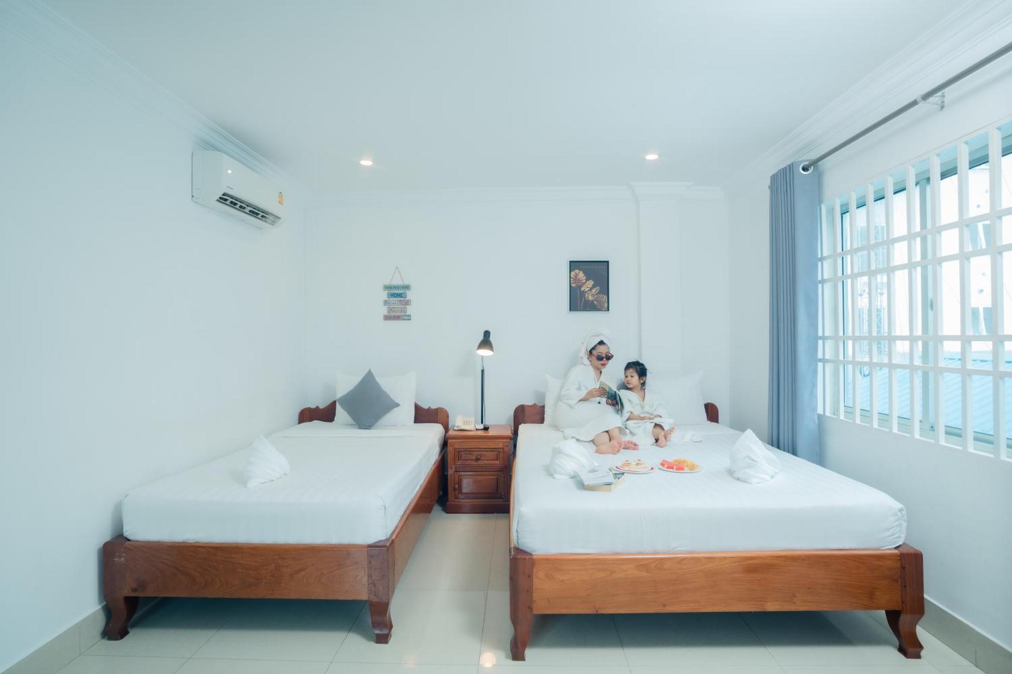 White Corner Hotel Phnom Penh Esterno foto