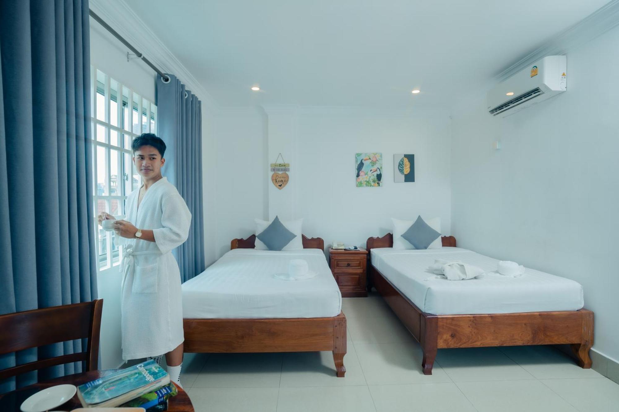 White Corner Hotel Phnom Penh Esterno foto